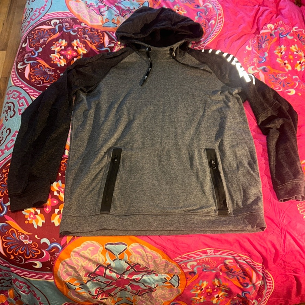 American Eagle Outfitters Men’s Fleece Hoodie